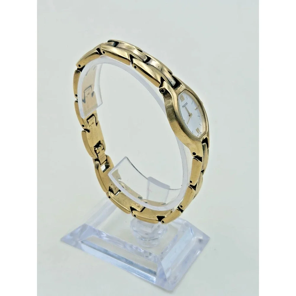 Pulsar V1400-X160 Gold-tone Bracelet Wristwatch with Base Metal Gold-tone